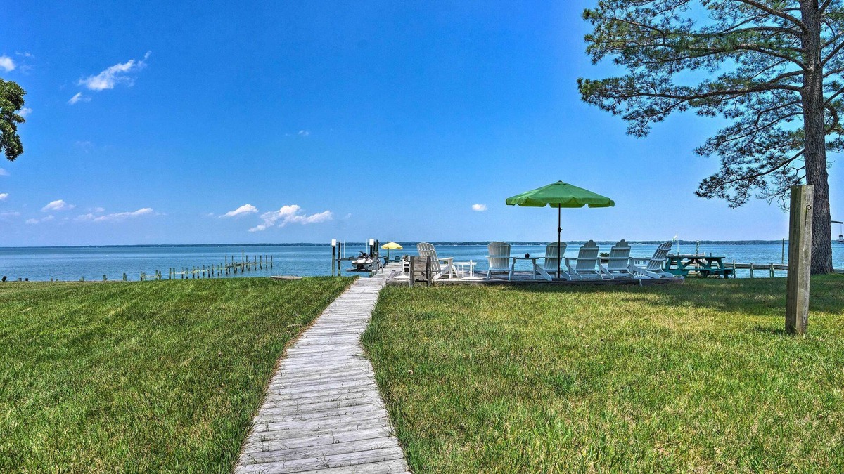 Urbanna Cottage | Urbanna Waterfront Retreat: Pier & Gas Grill!