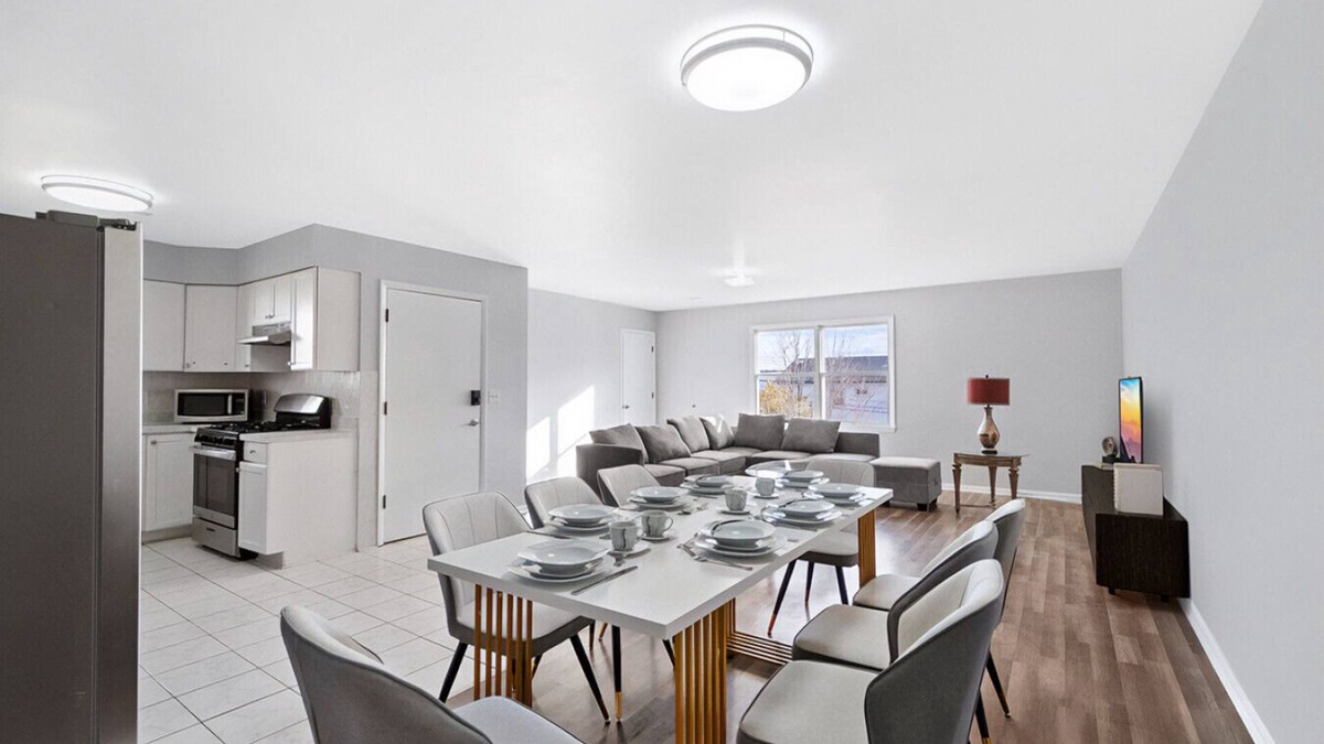 Constable Hook House | UrbanNest XL: Sleeps 13+