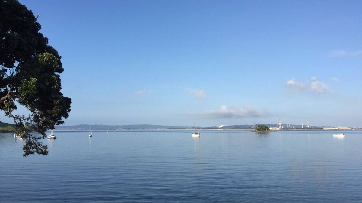 Whangarei Heads Cottage | Urquharts Bay Whangarei Heads Prime Location Beachfront