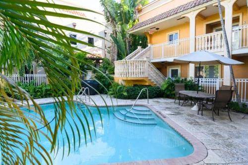 Hendricks and Venice Isles Apartment | 111 m² Apartment ∙ 2 bedrooms ∙ 5 guests