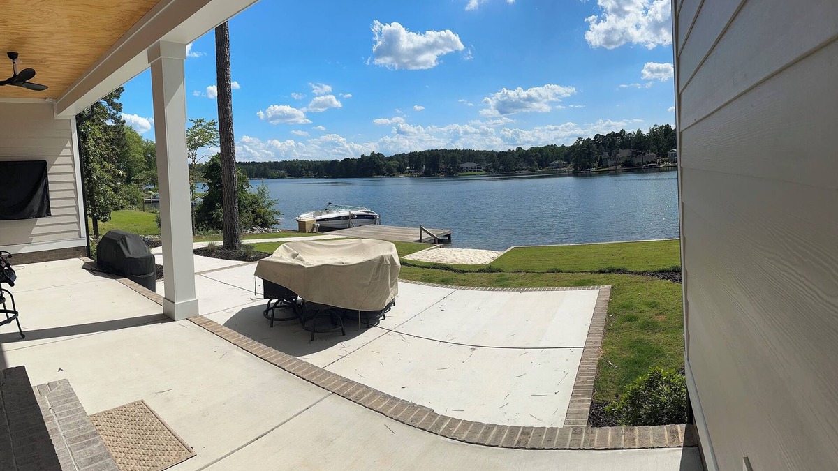Seven Lakes House | US Open! Beautiful Brand New Home on large Private Lake 11m from Pinehurst #2!