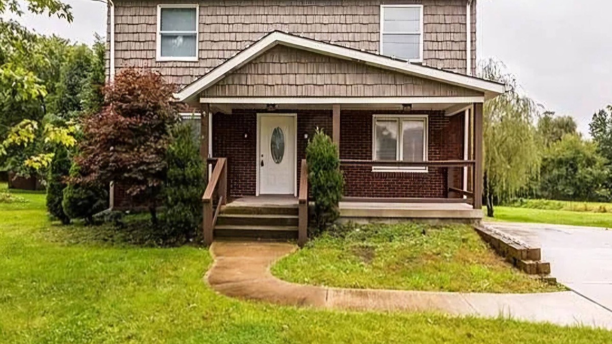 Bairdford House | US OPEN RENTAL- 3 bedroom- 10 mins from Oakmont Country Club