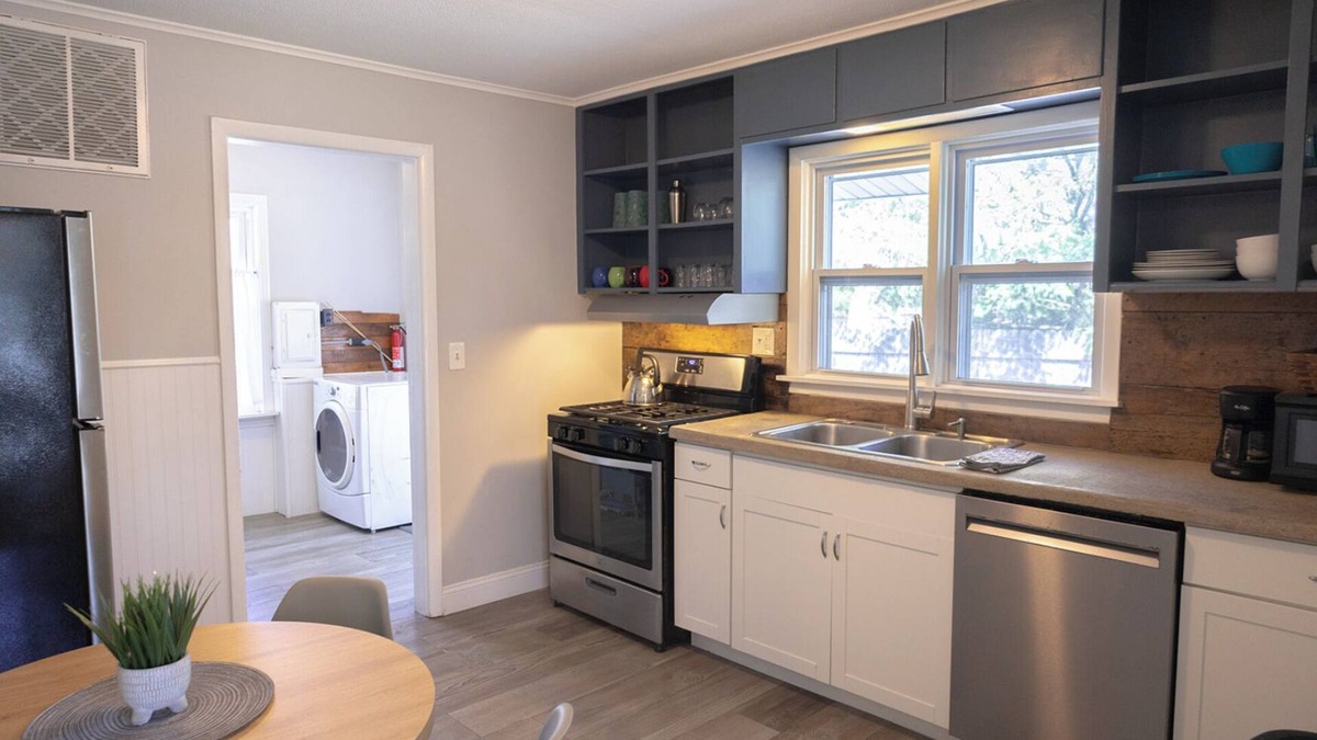 Harbert House | Charming 2-bdrm house with WiFi, outdoor living space , stunning nearby beaches