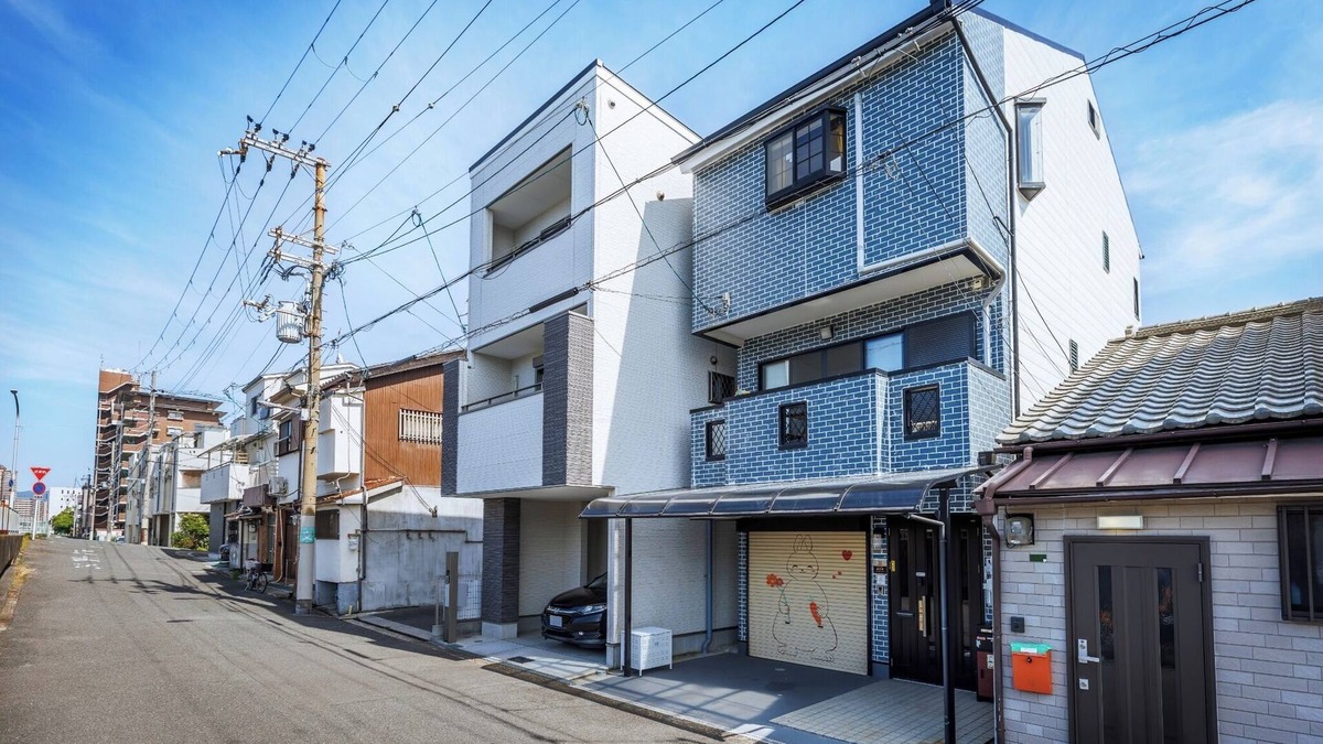 Joto House | Usagi no Ya is a private house located along the r - Usagi no Ya/Osaka Ōsaka