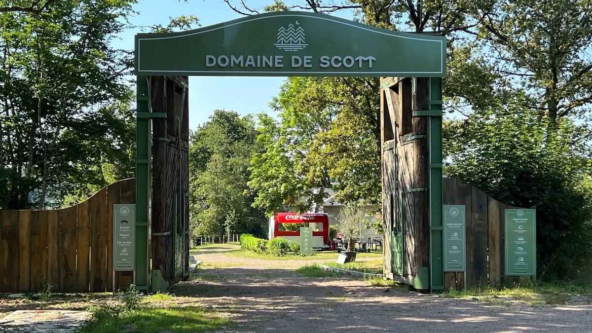 Montigny-en-Morvan Apartment | Ushuaia Villages-Domaine de Scott Family Duplex Cedar Building