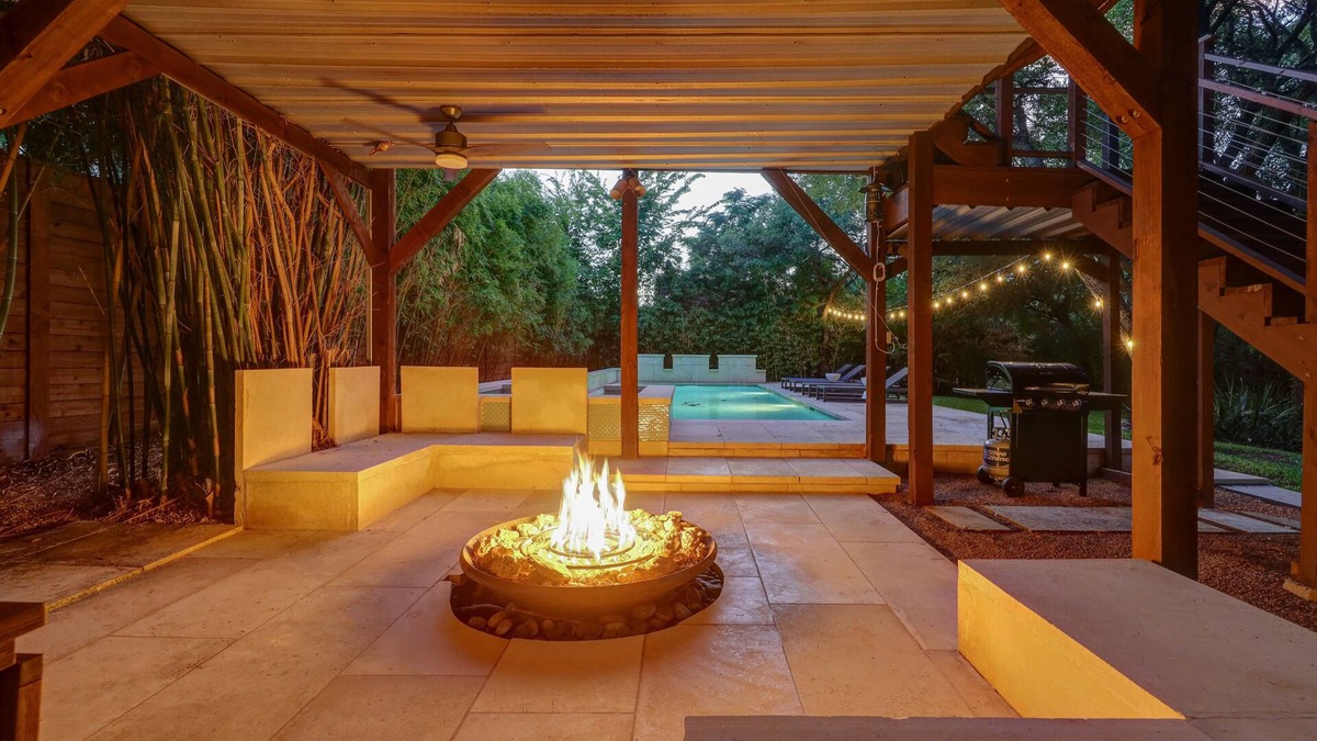 Austin House | UT Football Fave - Fire Pit, Hot Tub, Pool, Patios