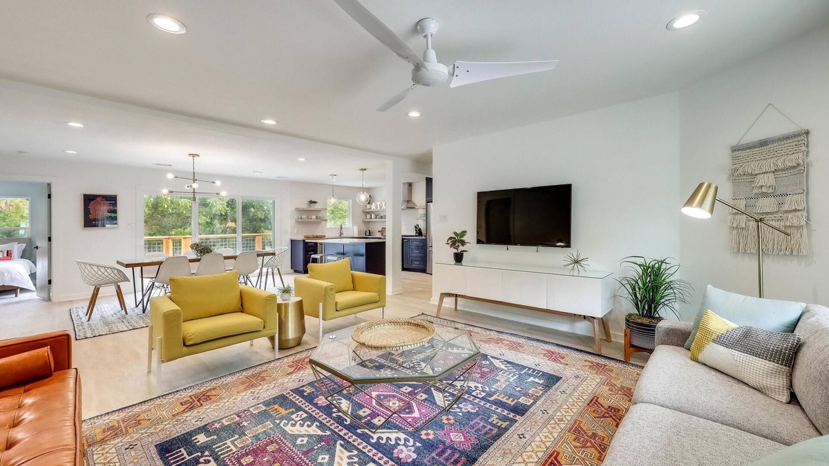 Greater South River City House | UT Football Fave - Pool, 2 Miles to Downtown ATX!