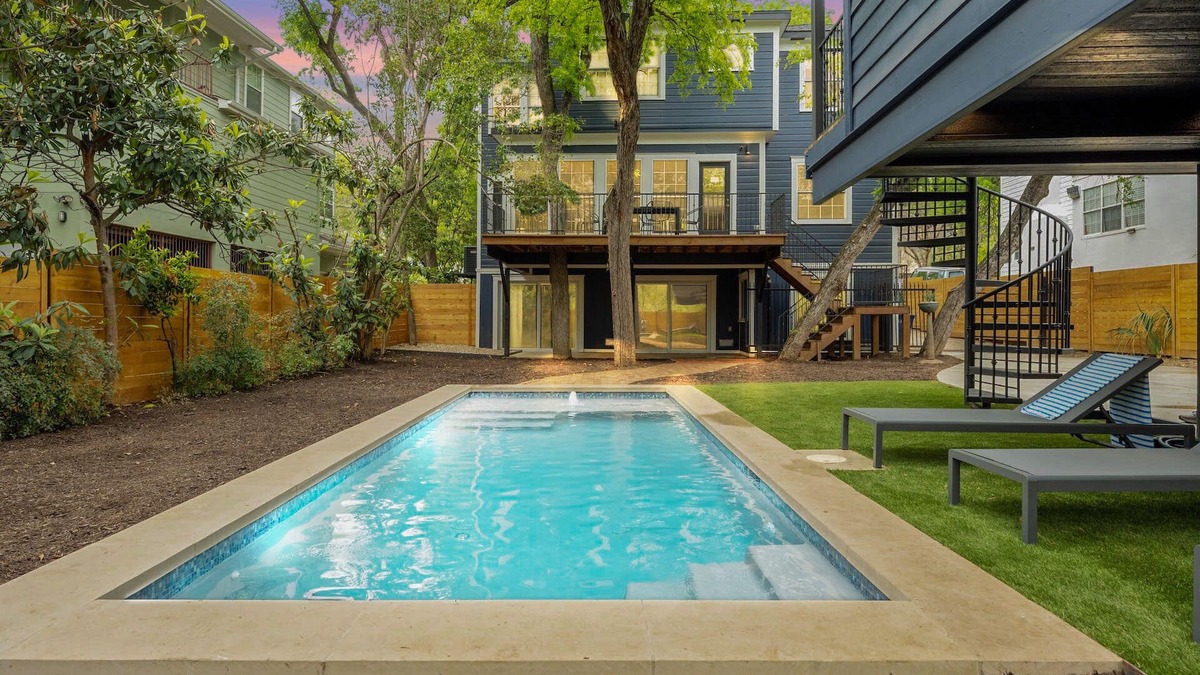 Clarksville House | UT Football Fave - Pool, Remodeled Historic Home!