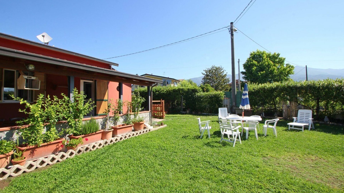 Ronchi Apartment | Utopia - House at 1,4Km from the Sea for 5 People with Garden