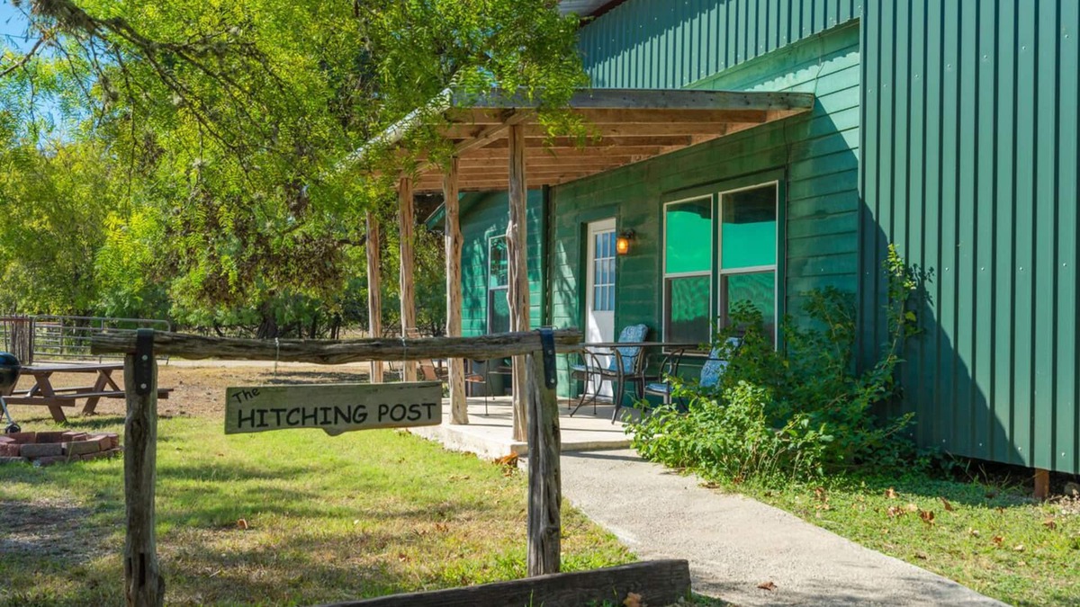 Utopia Cabin | Utopia River Retreat is a secluded paradise nestled along the Sabinal River in the Texas Hill Country.