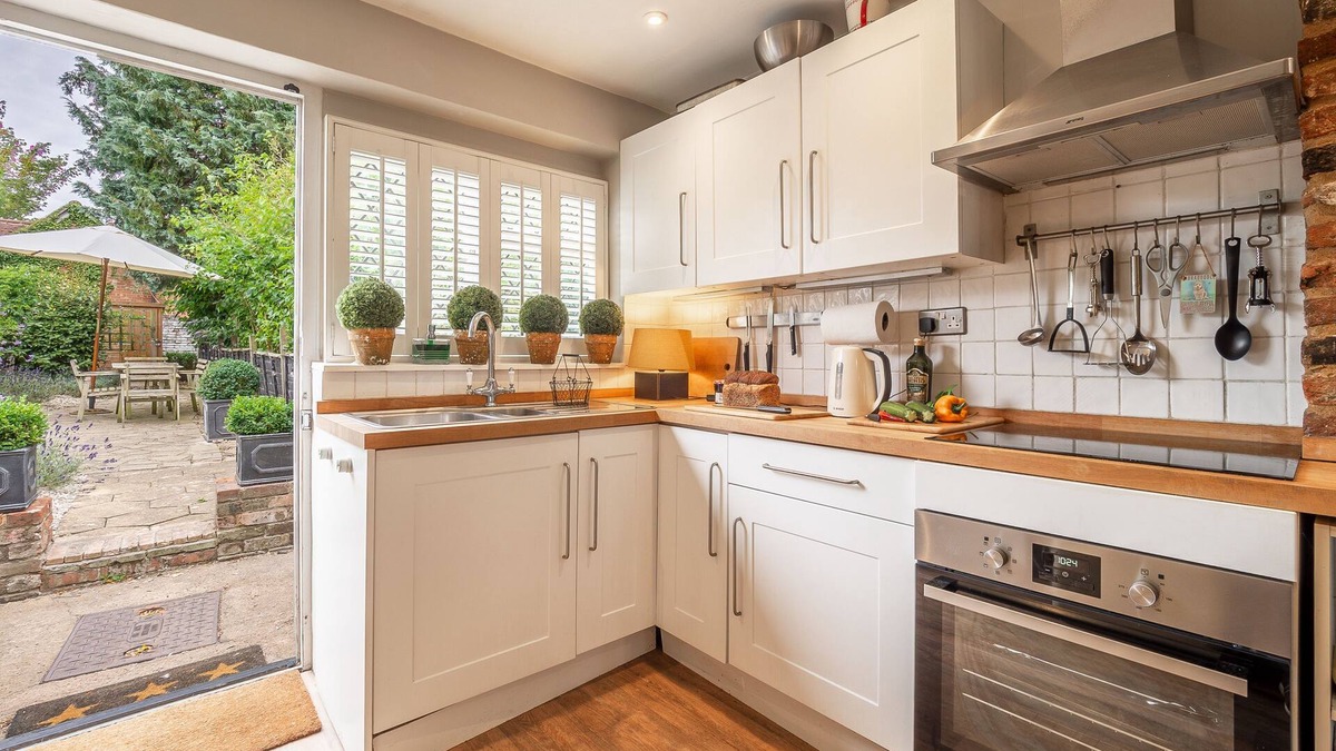 Long Melford Apartment | Utterly divine romantic retreat in brilliant village - Tudor Cottage