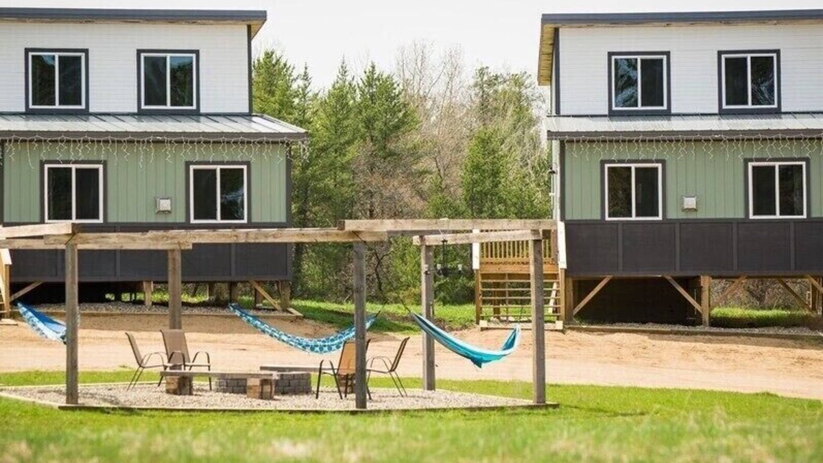 Nevis House | UTV's Welcome! Conveniently located off the trails in Nevis!