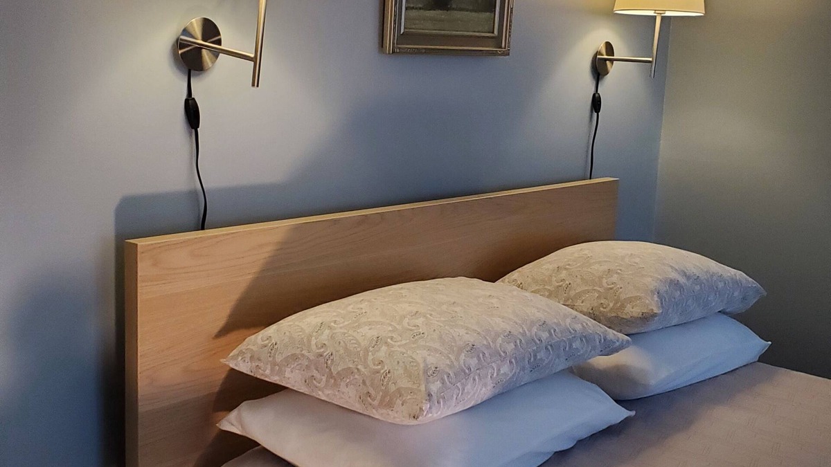 Fifeville Apartment | UVA Hospital Area Free Guest Parking No Stairs Separate Private Entrance