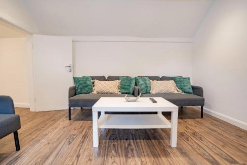 Uxbridge South Apartment | Uxbridge Retreat 2 bed flat