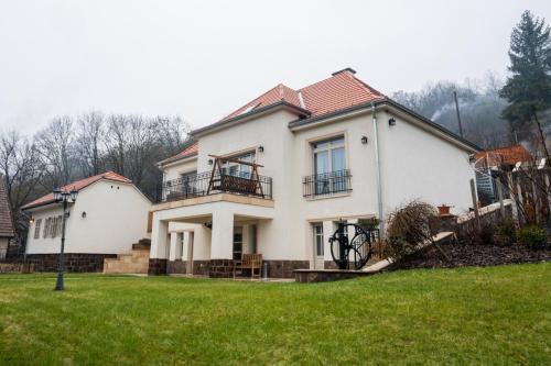 Zebegeny Villa | Völgy Villa