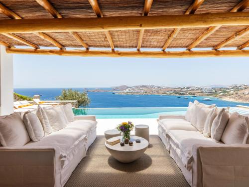 Ornos House | V&V Guest House - Luxury Suites