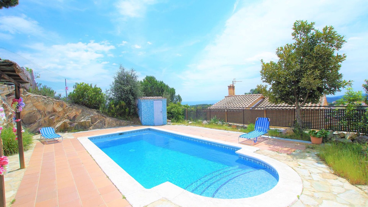 Lloret Blau Villa | V&V Lloret-Villa Galaxia: beautiful house for 6 people with pool in a quiet area