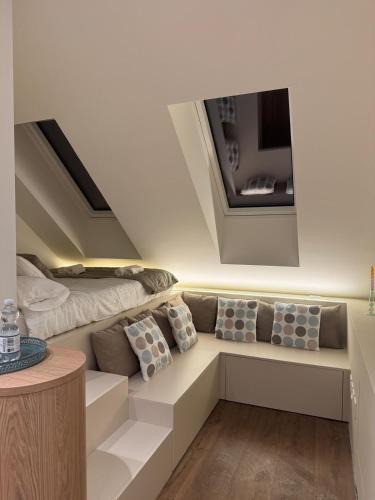 Neuchatel Apartment | V&V Sunset