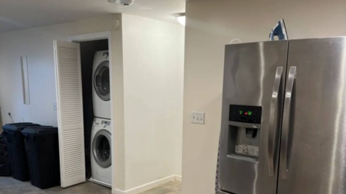 McGinley Square House | V6 please contact us before booking This is private room, not entire place