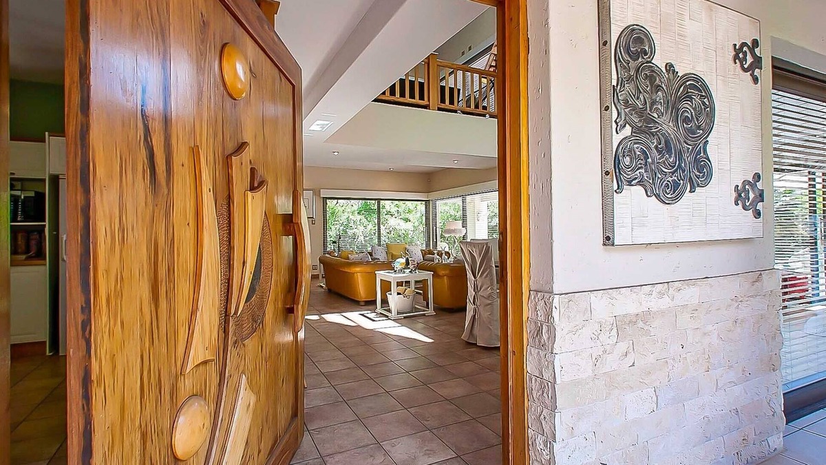 Emfuleni Villa | Vaal River YOLO Spaces - Vaal River Bush Lodge
