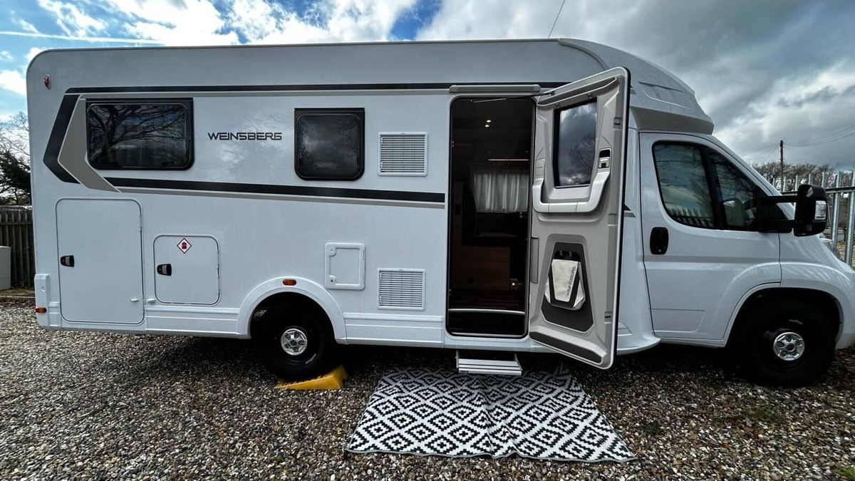 Heaton House | Vaaroom London Explorers' Pod
