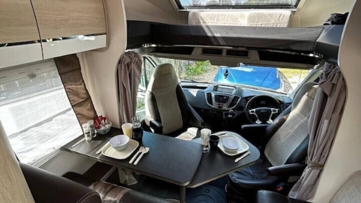Gooshays House | Vaaroom London Explorers' Pod