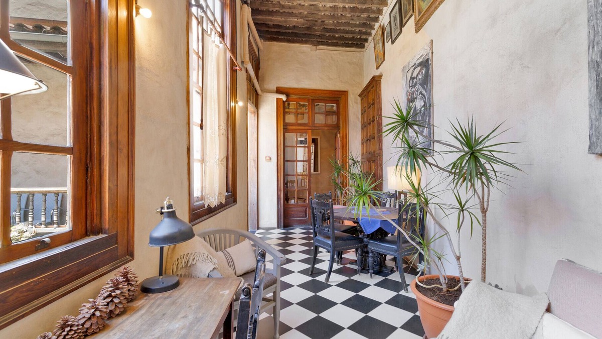 Vegueta House | Vacation Home 'Montesdeoca - Jacaranda' with Wi-Fi
