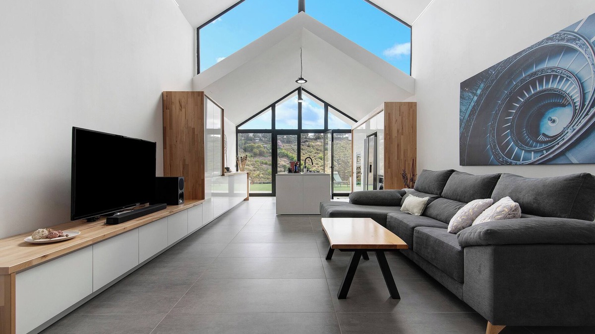 La Solana Villa | Vacation Home "Enora" with Mountain View, Private Pool & Wi-Fi