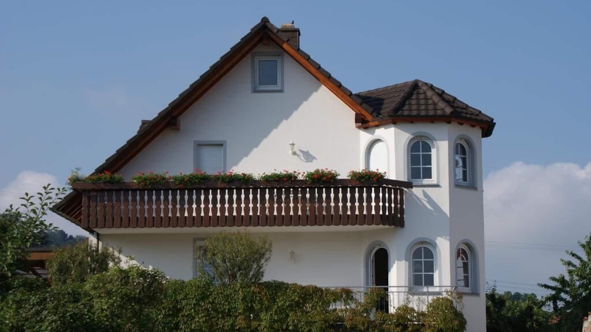 Oberrotweil Apartment | Vacation apartment for 4 people with balcony and view of the vineyards