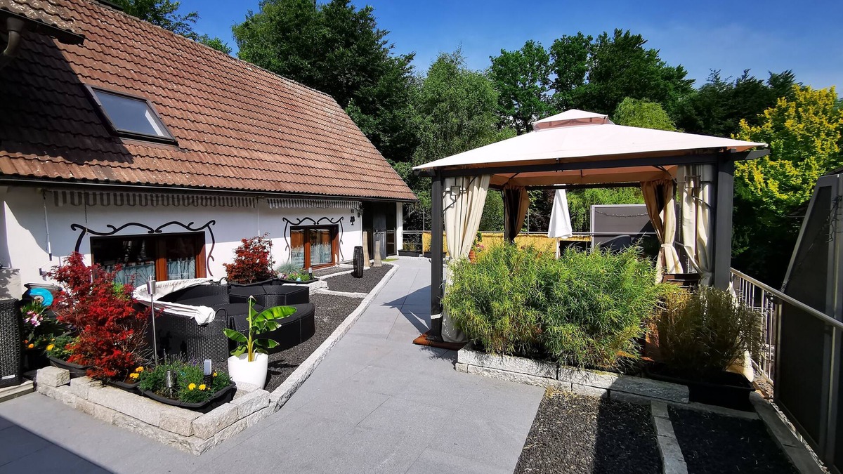 Hunswinkel Apartment | Vacation apartment "Wald+" incl. fireplace/hot tub near Listertalsperre (within walking distance)