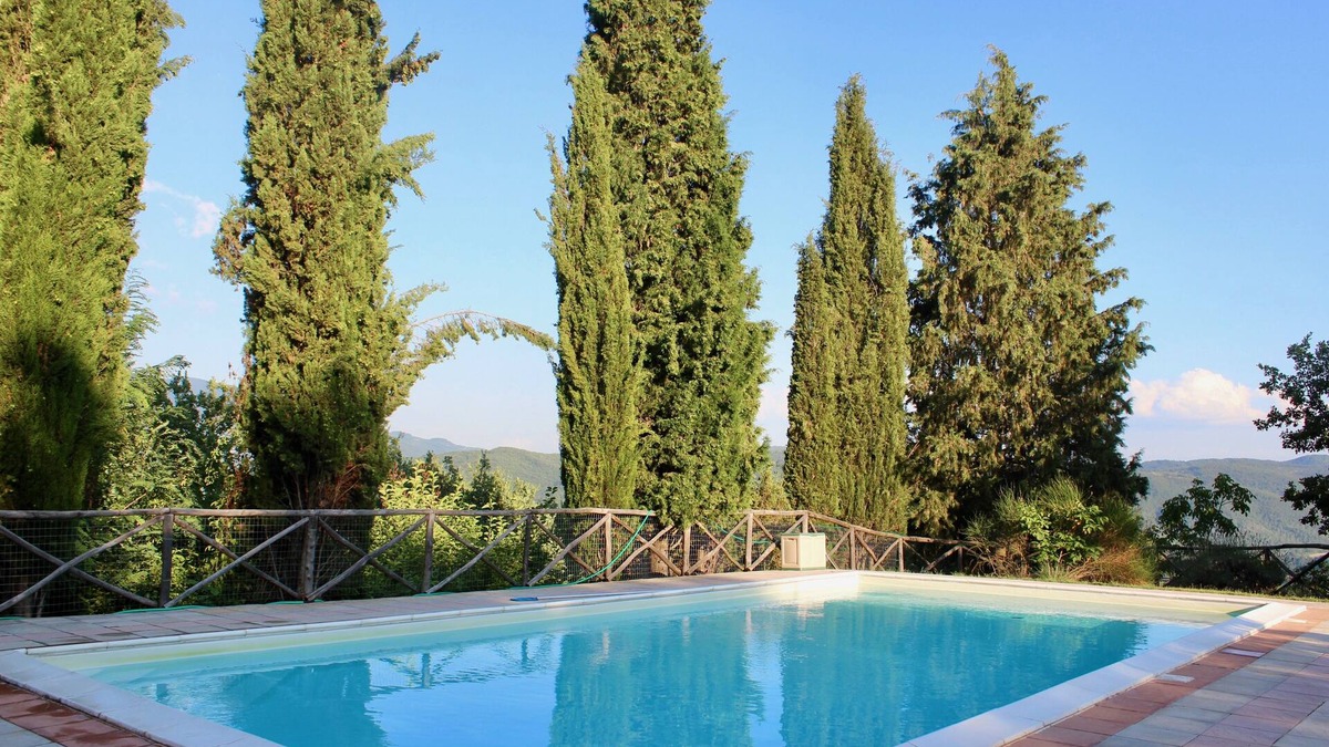Castel Focognano Apartment | Vacation among the Vineyards - Apartment La Lavanda