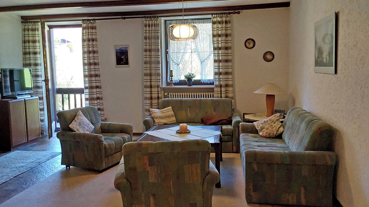 Aschau im Chiemgau Apartment | Vacation apartment Kampenwandausblick 68 sqm with separate bedroom and balcony