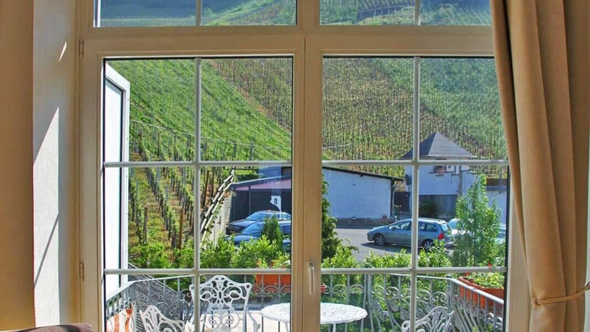 Bernkastel Apartment | Vacation apartment Landshut in the Stadtpalais