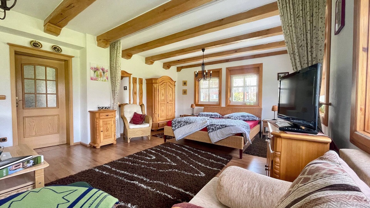 Kolonie Apartment | Vacation apartment Libelle - Thatched plank house Zum Heuschober