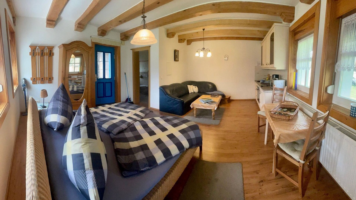 Kolonie Apartment | Vacation apartment Zaunkönig - Thatched plank house Zum Heuschober