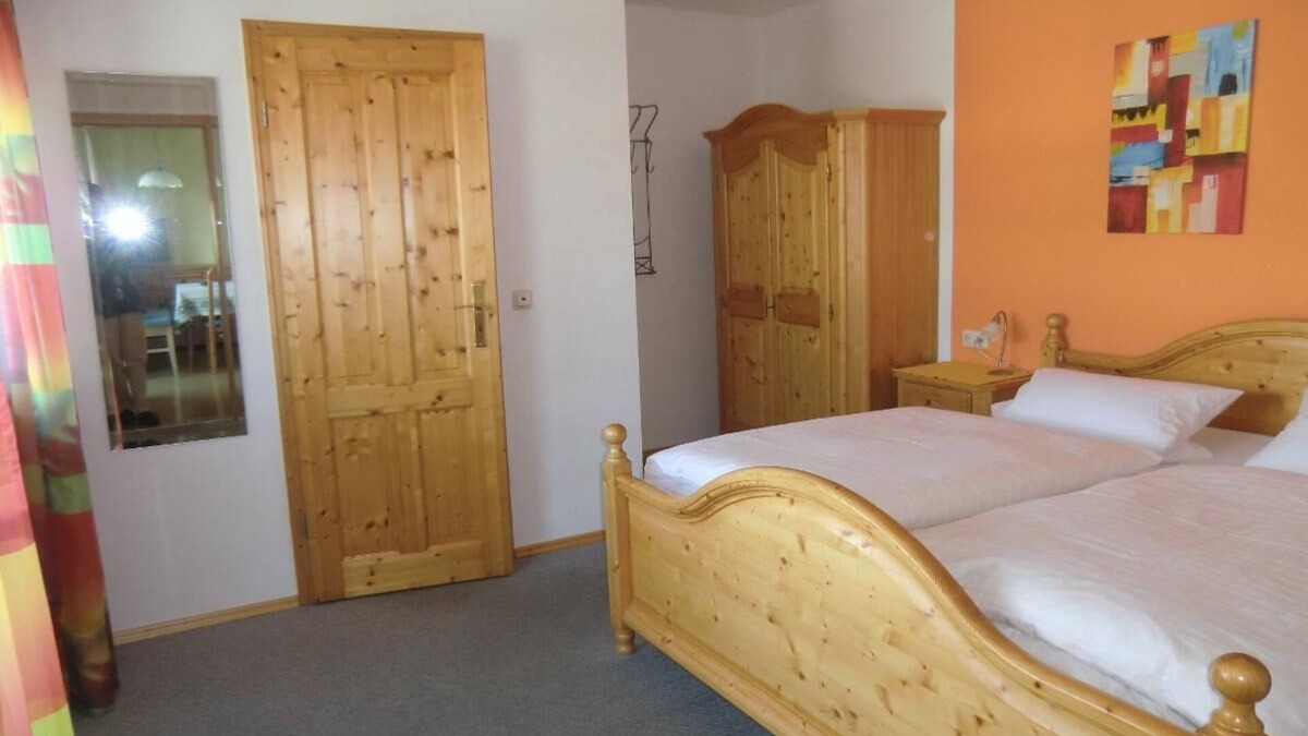 Ruhmannsfelden Apartment | Vacation apartment (40sqm) with use of sauna and spine-friendly mattresses