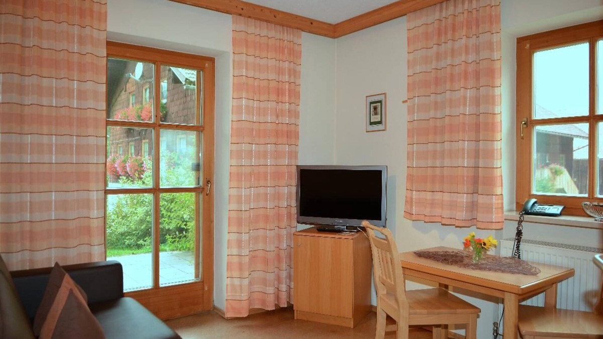 Klinglbach Apartment | Vacation apartment (47sqm) with solid wood furniture and use of sauna