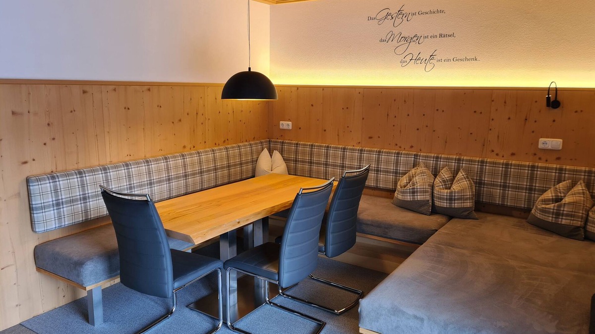 Au Apartment | Vacation apartment 1 - Üntschenblick - Guesthouse Monika