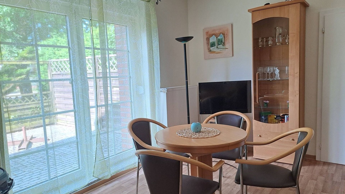 Lubs Apartment | Vacation apartment 2 (ground floor bottom left) - Ferienwohnungen Lübs with W-Lan