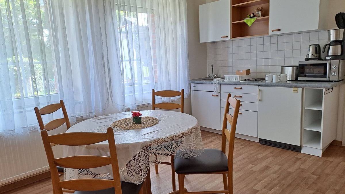 Lubs Apartment | Vacation apartment 3 (ground floor bottom right) - Ferienwohnungen Lübs with W-Lan