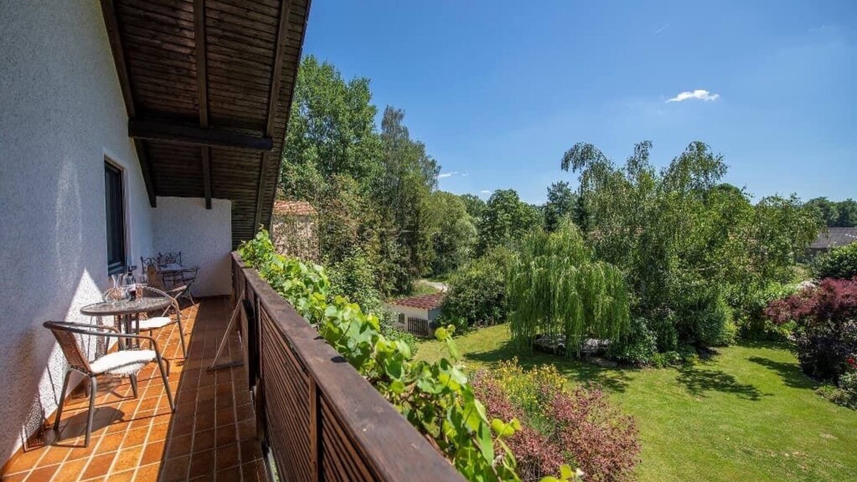 Moosbach Apartment | Vacation apartment (52 sqm) with balcony, view of the Pfreimd river