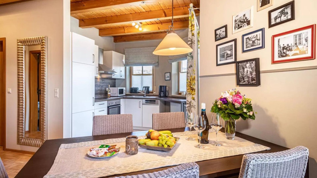 Neufrach Apartment | Vacation apartment 6, 98 sqm, 3 bedrooms, max. 5 persons