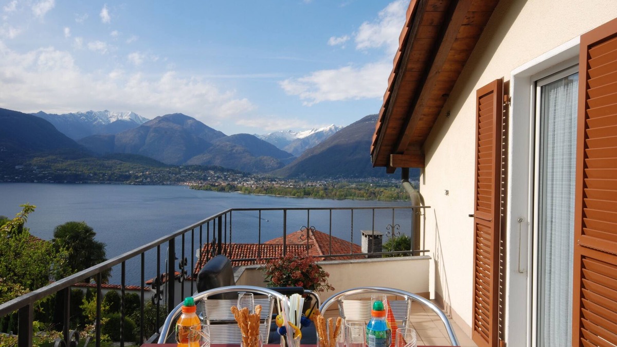 San Nazzaro Apartment | Vacation apartment/apartment for 4 guests with 55m² in Gambarogno (116693)