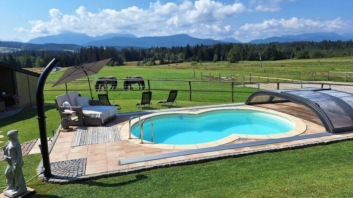 Siegsdorf Apartment | Vacation apartment Abendsonne, 43 m², balcony, pool, WLAN