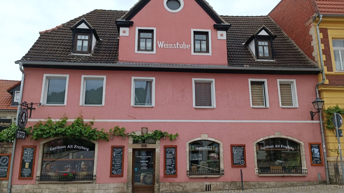 Freyburg Apartment | Vacation apartment Alt Freyburg, in the heart of the Jahn and wine town