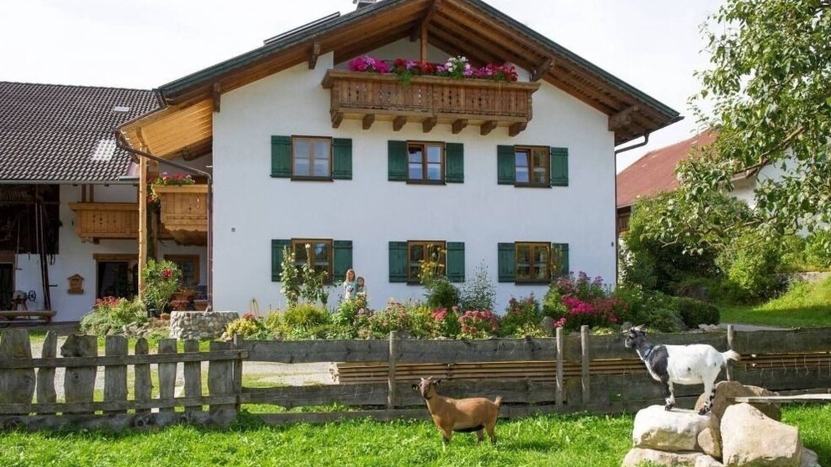 Burggen Apartment | Vacation apartment/apartment for 4 guests with 65m² in Burggen (133156)