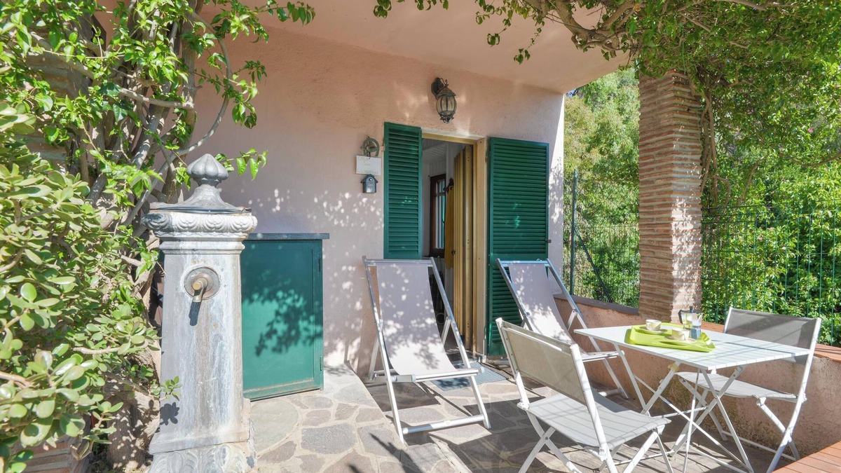 Rio Marina House | Vacation Apartment "Casa Vacanze Iosè" with Sea View