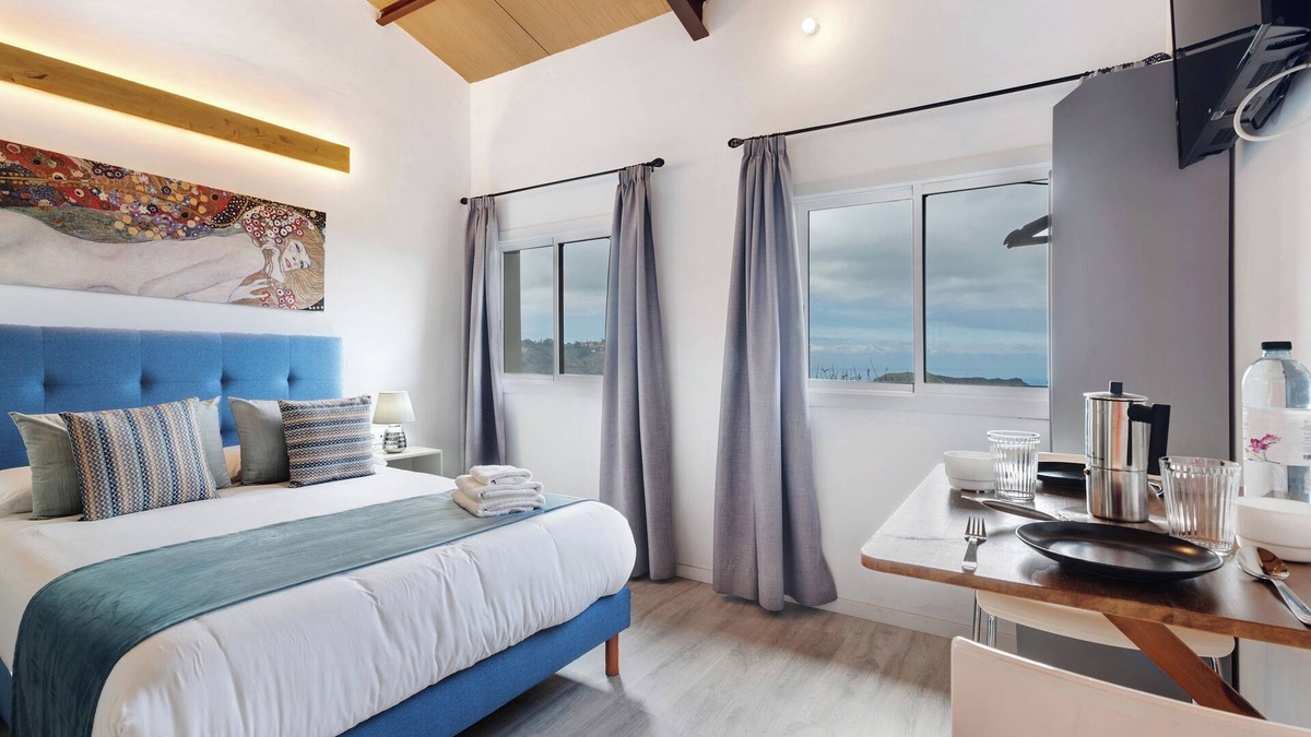Tegueste Apartment | Vacation Apartment 'Casa Lomo El Aire Brezo' with Sea View, Shared Pool and Wi-Fi
