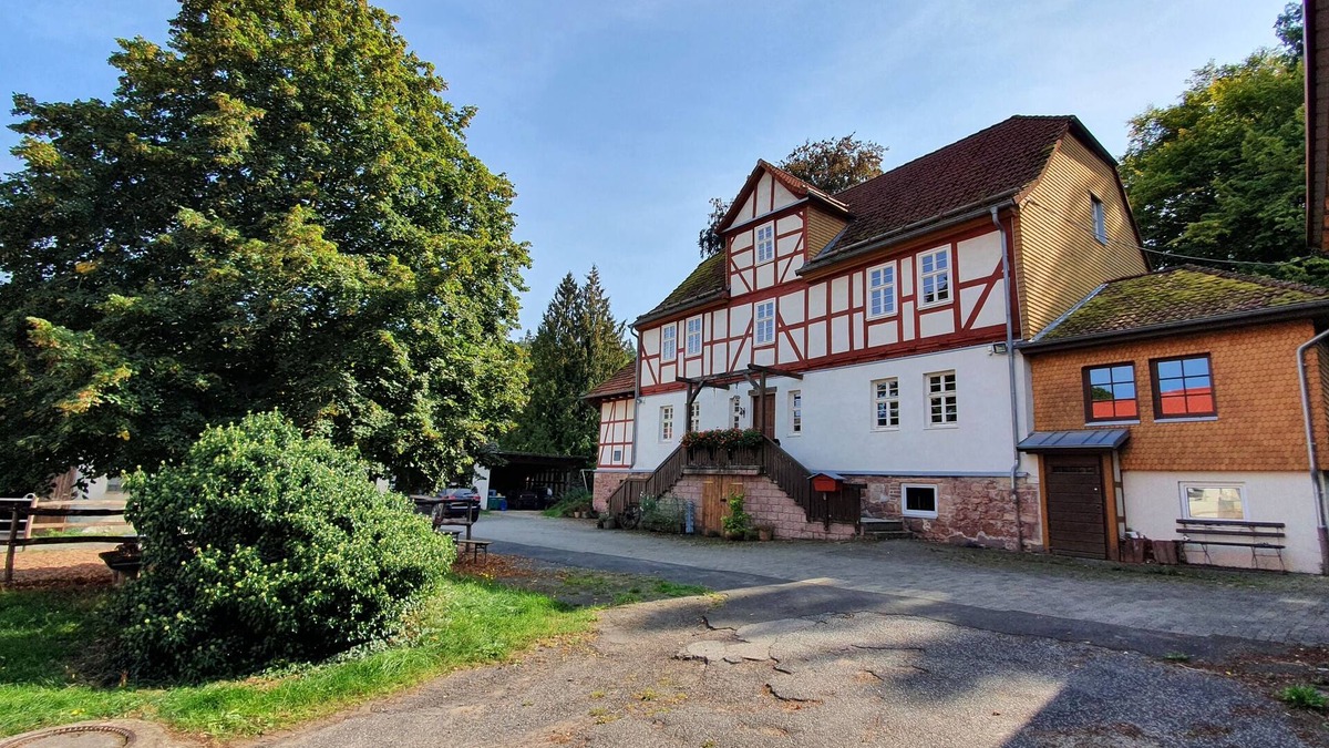 Gittersdorf Apartment | Vacation apartment on a historic stud farm Vacation with your own horse