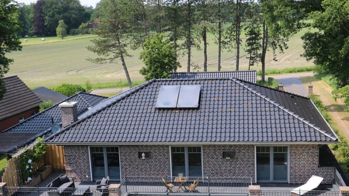 Wiefelstede Apartment | Vacation apartment "Am Schippstroth" - apartment/apartment, shower, WC